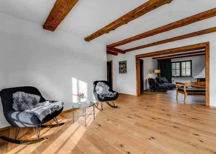 Hoch 10 Vakantiehuis *
